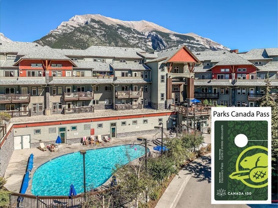 Mountain Retreat - Modern And Bright With Panorama Views 2 Bedrooms, 4 Beds, Heated All-Year Outdoor Pool, Hottub, Balcony, Banff Park Pass Canmore Esterno foto